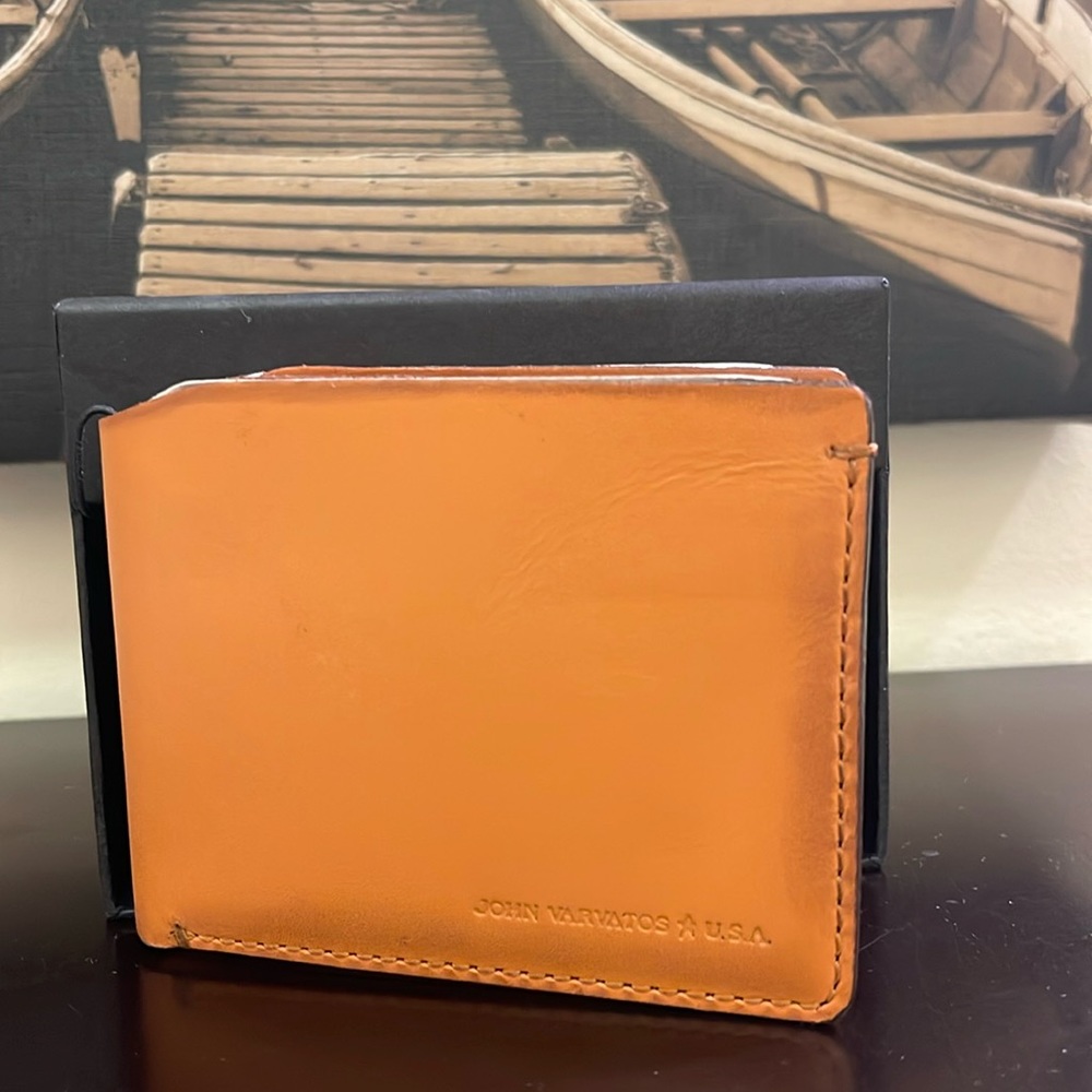 JOHN VARVATOS USA UNLINED LEATHER BILLFOLD